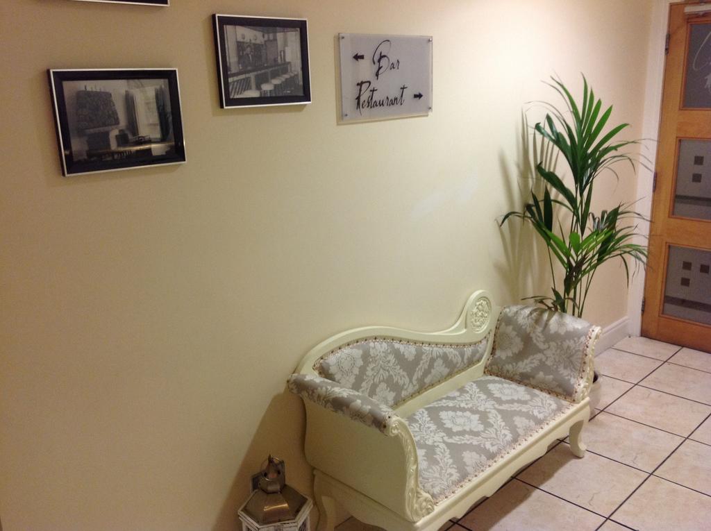The Corralea Court Hotel ทูม ภายนอก รูปภาพ