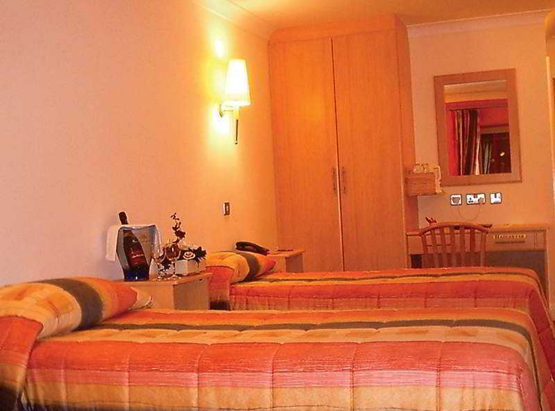 The Corralea Court Hotel ทูม ภายนอก รูปภาพ